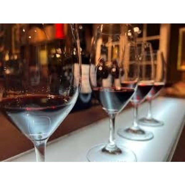 TRADITIONSRIGJULESMAGNINGTORSDAGD17DECEMBER2026kl1830MEDELEGANTEPORTVINEOGFINMADDERPASSERTILDISSEVINE-38