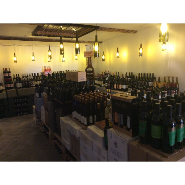 FADANDELI200LITEREXTHYWHISKYFADMEDROMDESTILLERETPFOURSQUAREBARBADOSNnsomsdetHverandelfr6flKLIKPBILLEDEOGLSMEREAFTAPPESIFEBRUAR-37