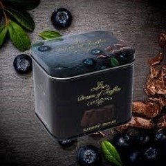 Dream of Sweden - Kakao pudret chokoladetrøfler med blåbær - Premium quality - I smuk metalbox - fin gaveidé - 200 gr.